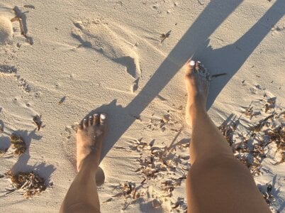 __suki #prettyfeet 😌🏝️ Pic