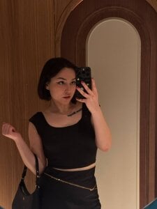 ohmyElly Public Pic 2