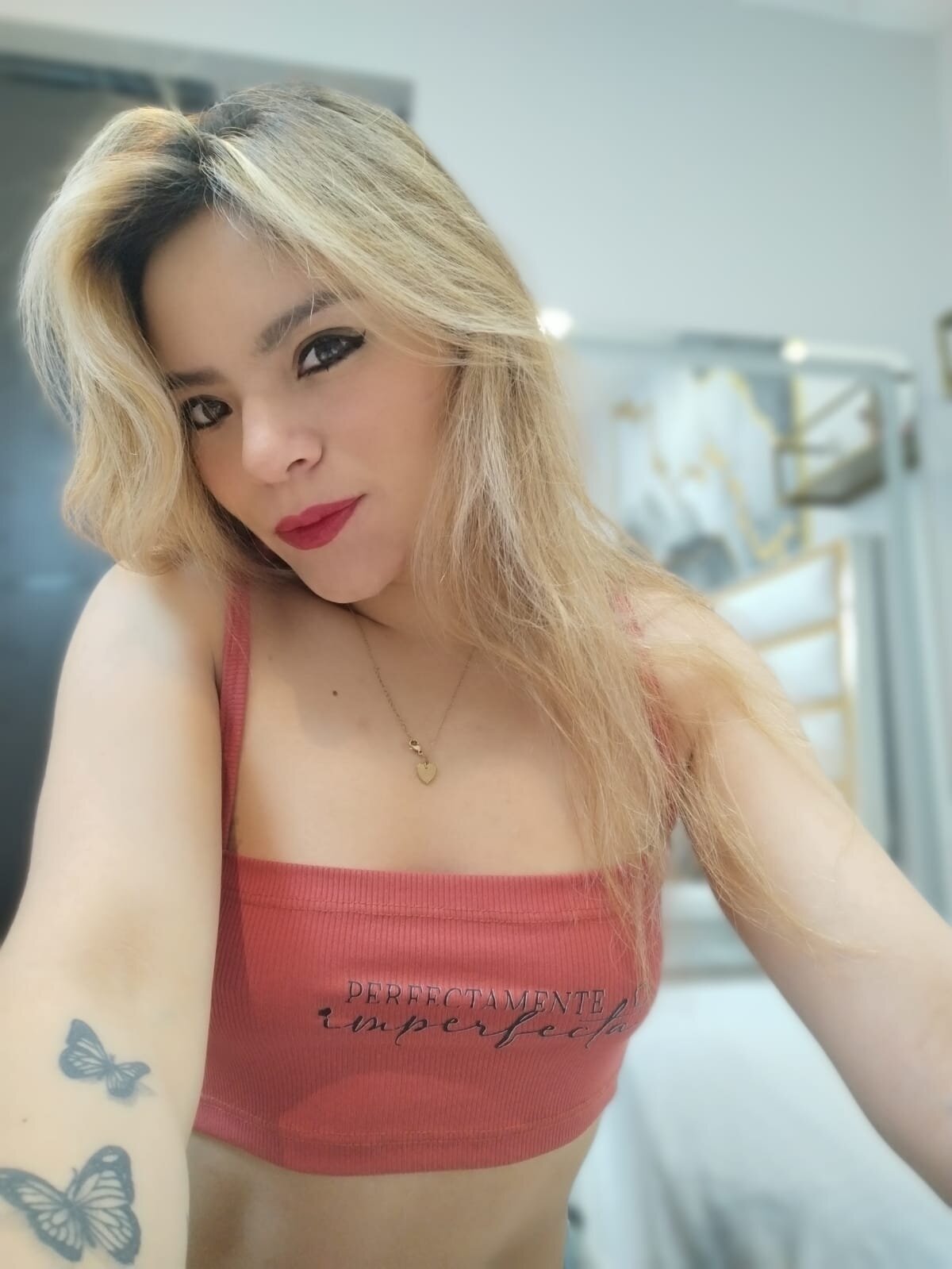 ภาพที่กำลังนิยมของ NalaRosse  6125