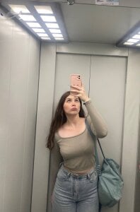 BelvaCaimi My cute body Pic