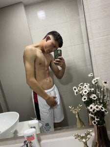 santiObrero 😈 Pic 4