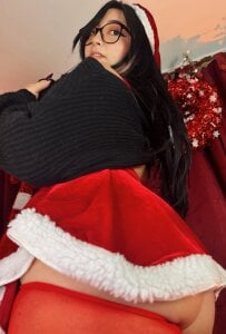 Miss_Loise A hot Miss Claus! 🤤🎄 Pic