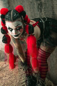 irregular_fetish_HORROR CIRCUS: You won't know whether to laugh or cry when the clown enters your dreams.照片 7