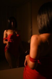 MissMilf_ kullanıcısının a date with me albümü -  5 fotoğraf