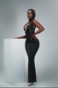 Emilly_roaa Elegance inspires sensuality Immagine  2