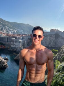 OliverO Public Pic 5