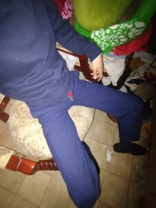 Cierre abajo del uniforme 1 od Daniel_Toussaint  3 snímek