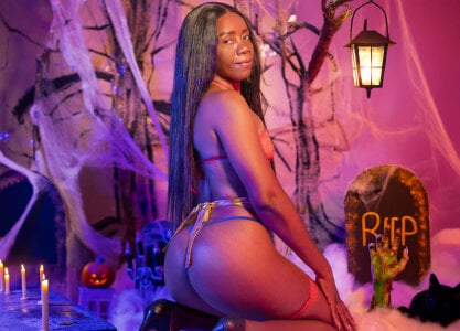 TINNATAYLOR big ass boo Pic 2