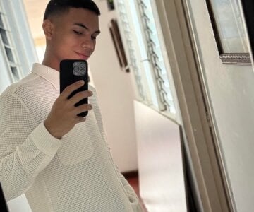 Hot_fetish_のPublicの 2枚の写真