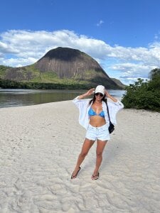 anna-evans09 Mavicure Pic 3