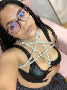 Isabel_Cortez_ Cute bondage slika 3