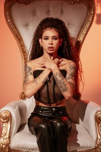 Samantha_Bernardo kullanıcısının Queen of Hearts albümü -  2 fotoğraf