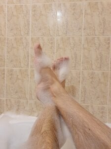 Chcitoodtebe Feet in the bathtub Pic 5