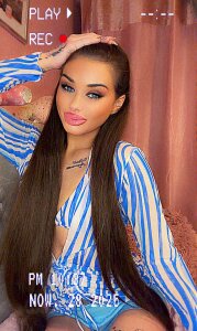 Demi_Lovex Public Pic 7