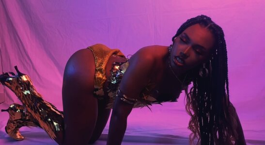 MISSEXY01 Public Pic