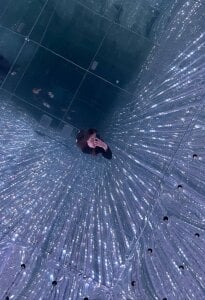 LisaSmiths I think it’s just space....woah woah....light travel....) Pic 3