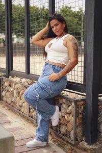 ArielleMillerr Urban Girl Pic 7