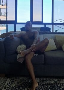 MorenazoXL Black and white Pic