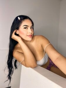 HOT_EMIILY_ are you able to do it here? 😏😋🔥 Foto