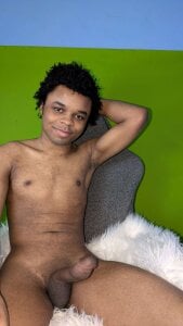 lovemirgaming 😍 sitting pretty 😍 Pic