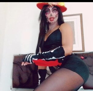 hilary_rodriguez Trick or treat Pic