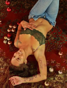 AnisiaFarina Christmas Without Limits Pic 6