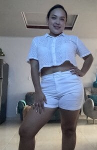 Valentina_LioraSimple moments, real smiles, and a little piece of me. Enjoy it.💕图片 3