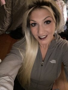 LittleMissEeve Public Pic 3