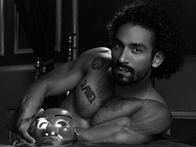 Romeocolin kullanıcısının BLACK SENSUAL AND WHITE 🖤🤍 albümü -  8 fotoğraf