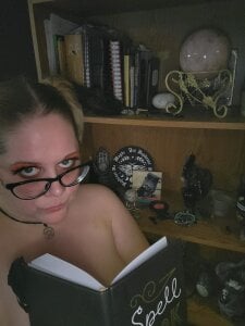 Kinky_Witch Public Pic 2