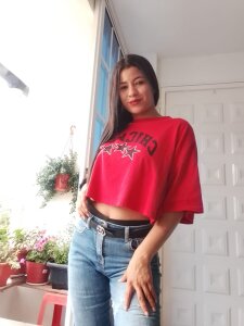 Aylen_gold Public Pic 3