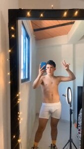 Chris_Tayra me in the mirror i hope you enjoy and play with me รูป 