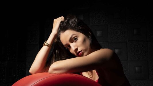 AntonellaRuizCam Red session Pic 4