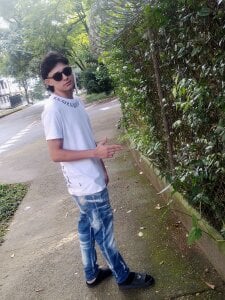 Tom_0001 Public Pic 2