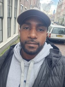 JulianK3 Casually dressed Pic 6