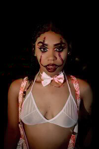 SkylerBloomm Halloween girl 😈 Pic 3