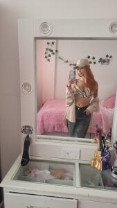 Evelyn_R_ Public Pic