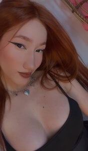 Amy-Skinny Public Pic 2