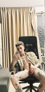 davesinner My cock soft/hard Bilde 4