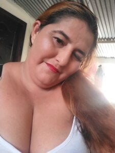 zara_milf Public Pic 4