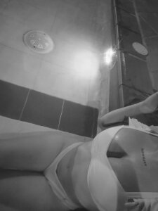 alaia_princess Hey guys, get to know a part of me Pic 3