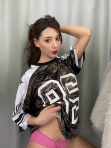 LilluKatten girl in the jersey :p Pic 4