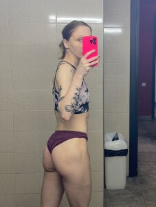 sweet_little_angel_ gym girl Pic 4