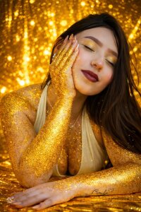 natasha_vesper Gold 🪄 Pic