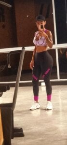 _Mia_Brunette_