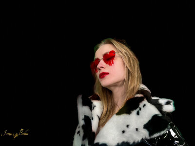 Jana-Bella Vinyl Queen Coat and Stripper Heels Pic 7