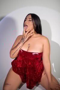 GiannaRoberts A sexy girl Pic 5