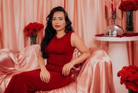 ZaraVesari 💘MAY LOVE FILL US TODAY AND ALWAYS, HAPPY VALENTINE'S DAY🥵 Billede 4