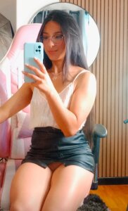 Skay_bluee 👀ven y mira bajo la falda! Pic