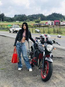 UnbowedSweetie Eli💓  6টি ছবি